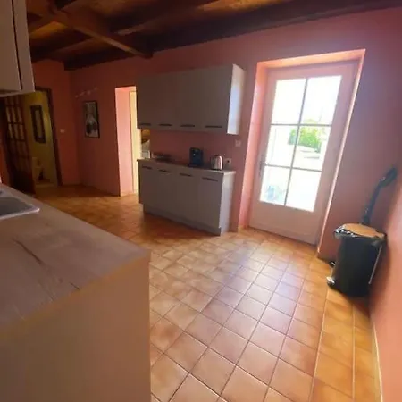 House With Large Private Garden In Villereal