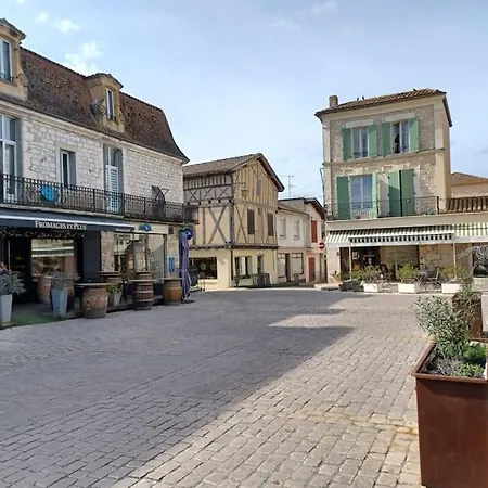 House With Large Private Garden In Дом отдыха *