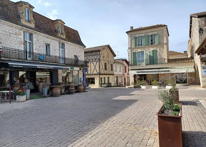 House With Large Private Garden In Dom wakacyjny *